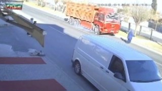Şanlıurfada kamyonun çarptığı kadın öldü