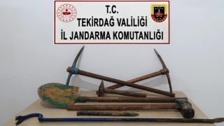 Sarayda kaçak kazı yapan 6 kişi suçüstü yakalandı