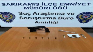 Sarıkamışta araç içinde uyuşturucu yakalandı