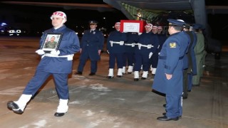 Şehit Mustafa Uslunun cenazesi havalimanında karşılandı