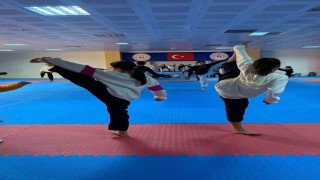 Sevgi evlerinin çocukları taekwondo yaptı