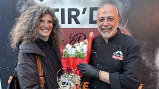 Sevgilisine çiçek yerine kebap buketi yaptırdı