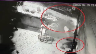 Seyyar köftecinin ölümden saniyelerle kurtulduğu anlar kamerada