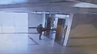 Siirtte hastane asansörüne zarar veren şahıs güvenlik kamerasına yakalandı
