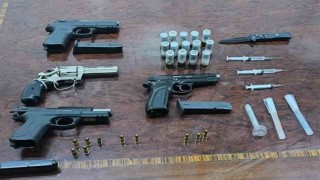 Silah ve uyuşturucu madde ile yakalanan 4 kişi gözaltına alındı