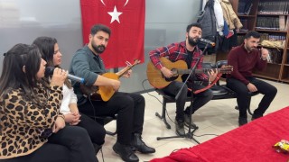 Sınavlara hazırlanan öğrencilere ders arası müzik