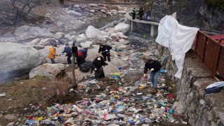 Şırnakta çöp toplama seferberliği: Doğada torbalarca çöp toplandı