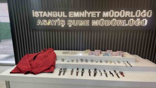 Şişlide bir evden yaklaşık 2 milyon lira değerinde ziynet eşyası çalan hırsız kamerada