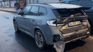 Şişlide kırmızı ışıkta duramayan İETT Otobüsü öndeki jipe çarptı: 2 yaralı