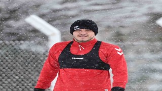 Sivasspor, kar yağışı altında Beşiktaş maçının hazırlıklarına başladı