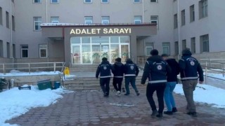 Sivasta göçmen kaçakçıları tutuklandı