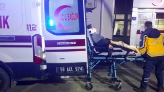 Sivasta minibüs hafif ticari araçla çarpıştı: 7 yaralı