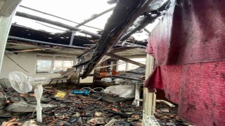 Sobadan çıkan yangın evi küle çevirdi