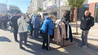 Soğuk havada tezgah açan esnaf turistlerden nasibini aldı