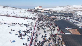 Sömestirin son hafta sonunda Erciyeste adım atacak yer kalmadı