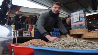 Suriyeli esnaf bayramda ülkelerine dönmek için gün sayıyor