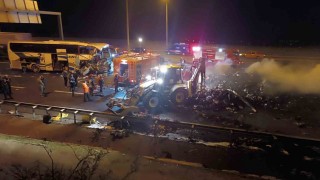 TAG Otoyolunda otomobil, otobüs ve tırın karıştığı zincirleme kaza: 1 ölü, 19 yaralı