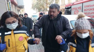Taksicilerin parasını gasp ettiğini iddia eden şahıs evini ateşe verdi