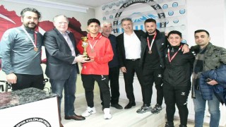 Talas Belediyespor başarıya doymuyor