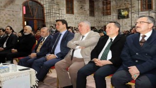 Tarihi Yağıbasan Medresesinde kelimelerin ve türkülerin gücü konuşuldu
