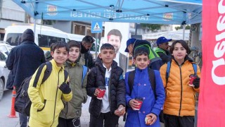 Tarsusta soğuk kış günlerinde vatandaşlara sıcak çorba ikramı