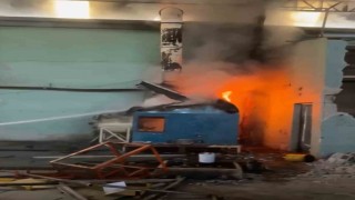 Tarsusta sunta fabrikasında çıkan yangın söndürüldü