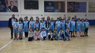 Tavşanlı Çınar Spor Kulübü U18 Kız Basketbol Takımı kupa töreni düzenledi