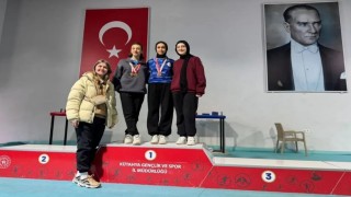 Tavşanlı Kız Anadolu İmam Hatip Lisesi öğrencilerinden büyük başarı