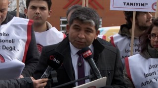Tayin hakkı isteyen üniversite idari çalışanlarından YÖK önünde eylem