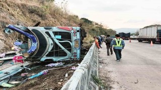 Taylandda otobüs devrildi: 18 ölü, 31 yaralı