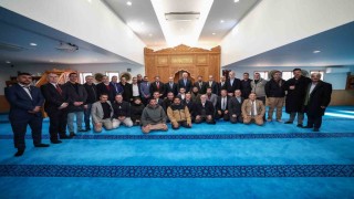 TBMM Başkanı Kurtulmuş, Nagoyadaki cami derneklerinde Türk vatandaşlarıyla bir araya geldi