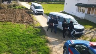 Tekirdağda düzensiz göçmenleri yurt dışına kaçırmak isteyen 3 kişi tutuklandı