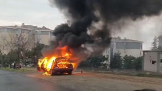 Tekirdağda otomobil alev topuna dönüştü