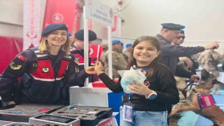 Teknoloji festivalinde öğrencilere siber suçlarla mücadele anlatıldı