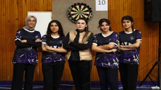 Tercan Anadolu Lisesi kız dart takımı bölge birincisi