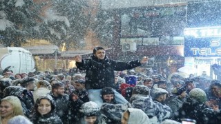 Termede kar şenliği, renkli görüntülere sahne oldu