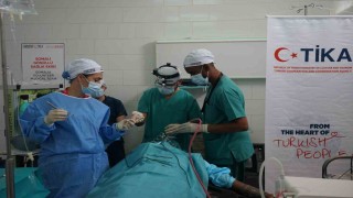 TİKA ve Yeryüzü Doktorları iş birliğiyle Somalide cerrahi kampı düzenlendi