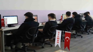 TİLMEDden Eskişehir Ahi Evran Ticaret Lisesine iki yeni bilgisayar laboratuvarı