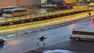 Tokatta çocukların tehlikeli oyunu kamerada