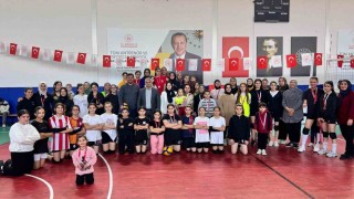 Tomarzada Anne ve Kızları Voleybol Turnuvası dolu dolu geçti