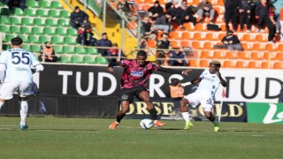 Trendyol Süper Lig: Alanyaspor: 0 - Adana Demirspor: 2 (İlk yarı)