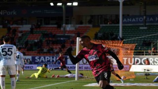 Trendyol Süper Lig: Alanyaspor: 3 - Adana Demirspor: 2 (Maç sonucu)