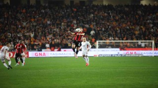 Trendyol Süper Lig: Gaziantep FK: 0 - Galatasaray: 1 (İlk yarı)