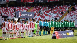 Trendyol Süper Lig: Sivasspor: 1 - Konyaspor: 1 (İlk yarı)