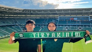 Tribünden düşen 17 yaşındaki Efe, günler sonra ailesine gülümsedi