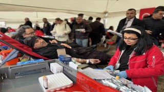 Türk Kızılay, Mersinde kan bağışı kampanyası düzenledi