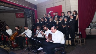 Türk Müziği Topluluğu dinleyicileri mest etti