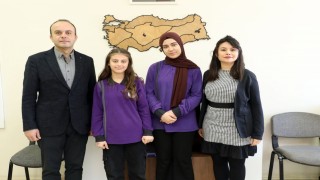 Türkçeyi ana dili gibi konuşan kız kardeşler yarışmalarda Sakaryayı temsil edecek
