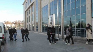 Uşakta 5 uyuşturucu satıcısı tutuklandı