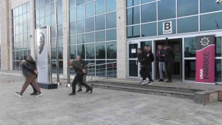 Uşakta 5 uyuşturucu satıcısı tutuklandı